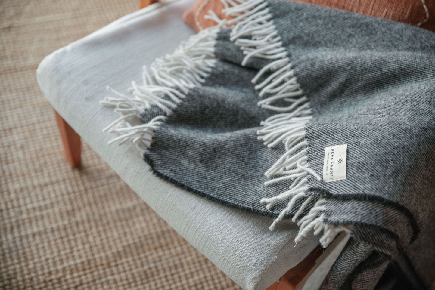 Ehara Te Katoa He Pango Me Mā - Throw